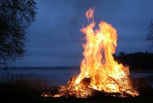 ognisko noc świętojańska