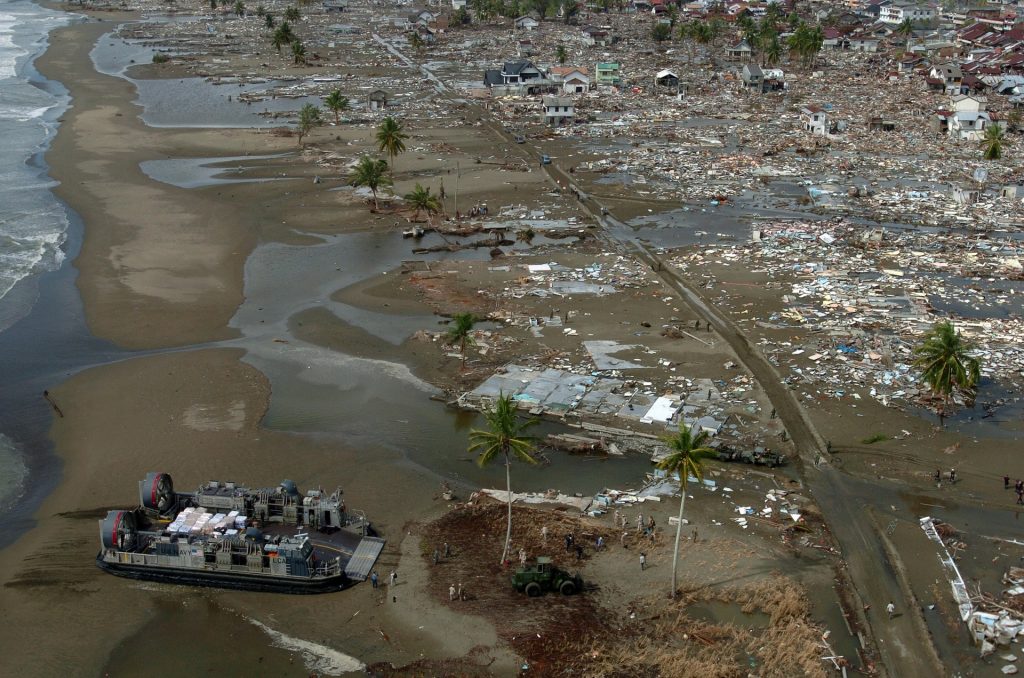 tsunami-67499_1920
